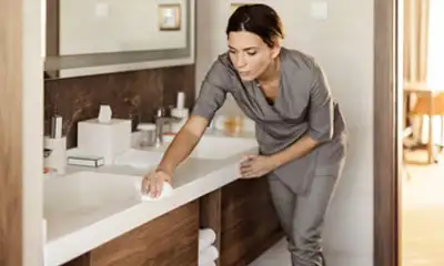 bathroom cleaning img